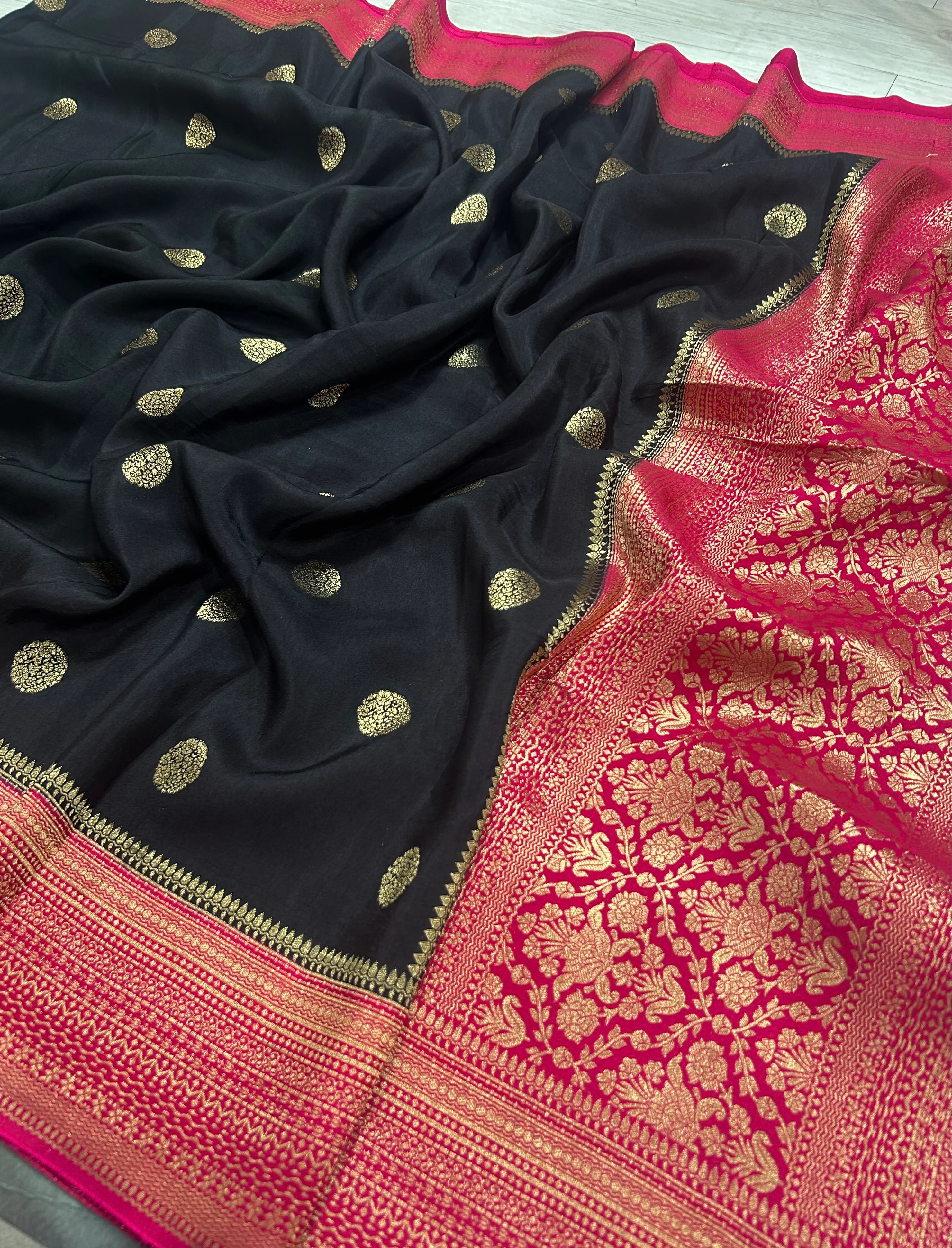 Black n pink vintage Butta dola crepe 104 saree - Image 2