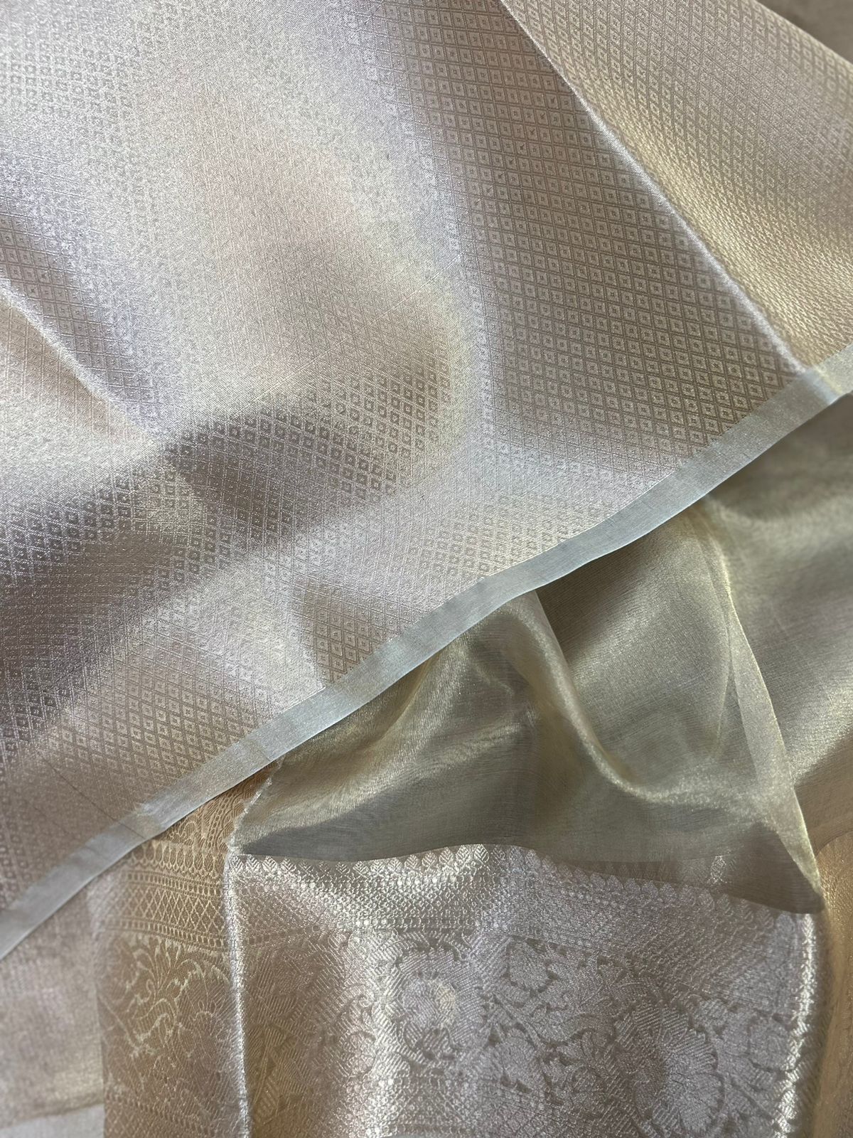 Malaika arora 01 plain pure tissue silk saree - Image 7