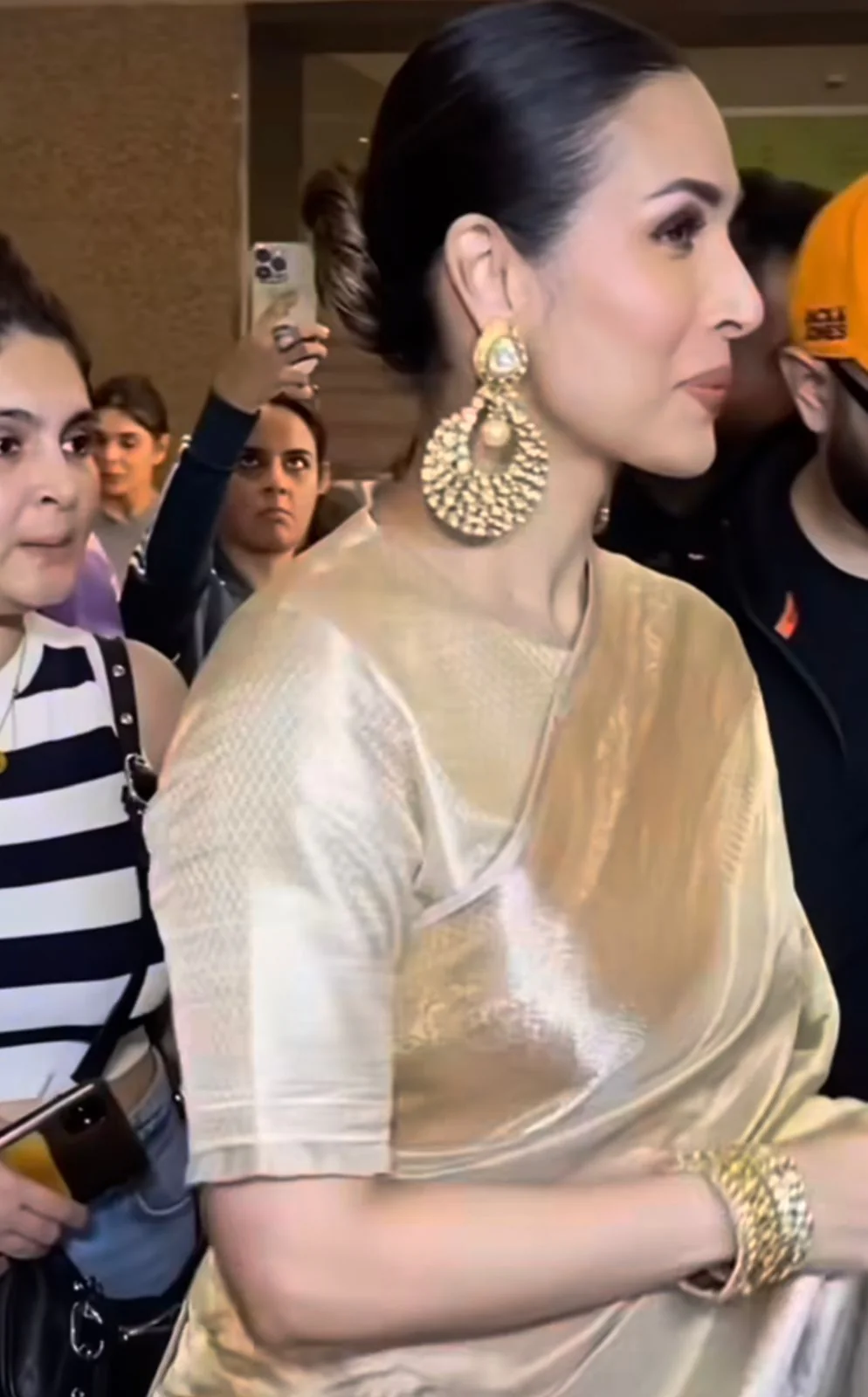 Malaika arora 01 plain pure tissue silk saree - Image 8