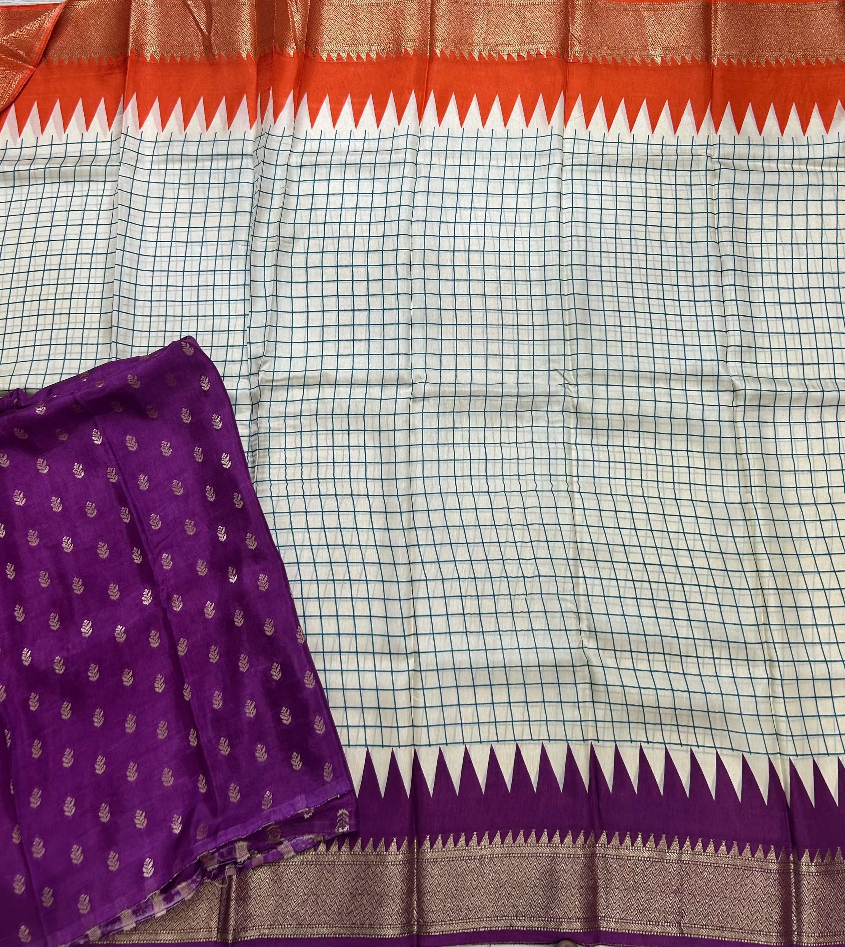 Cream checks Ganga Jamuna border dola crepe 105 saree - Image 3