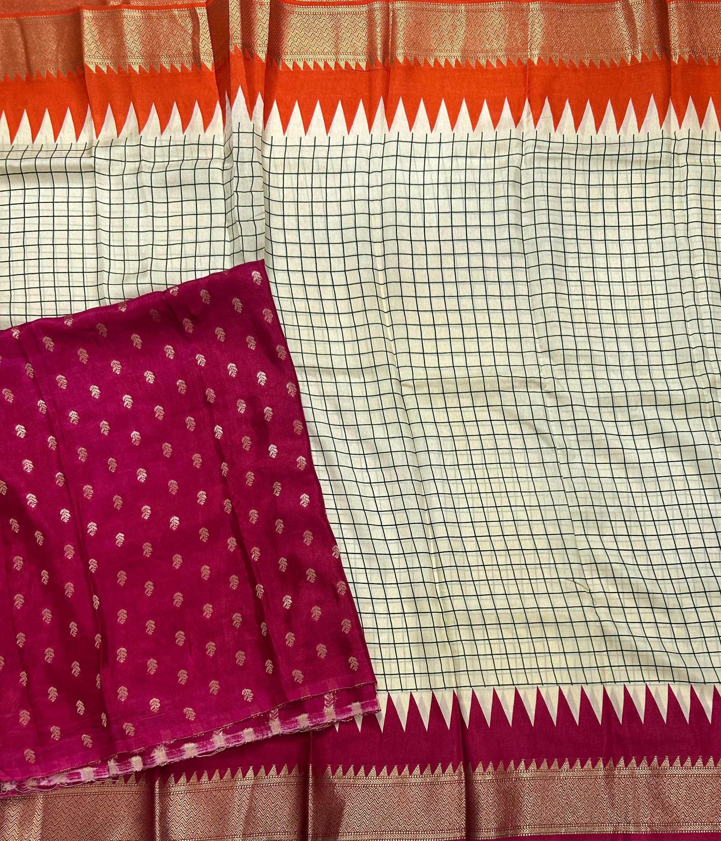 Cream checks Ganga Jamuna border dola crepe 105  saree - Image 3