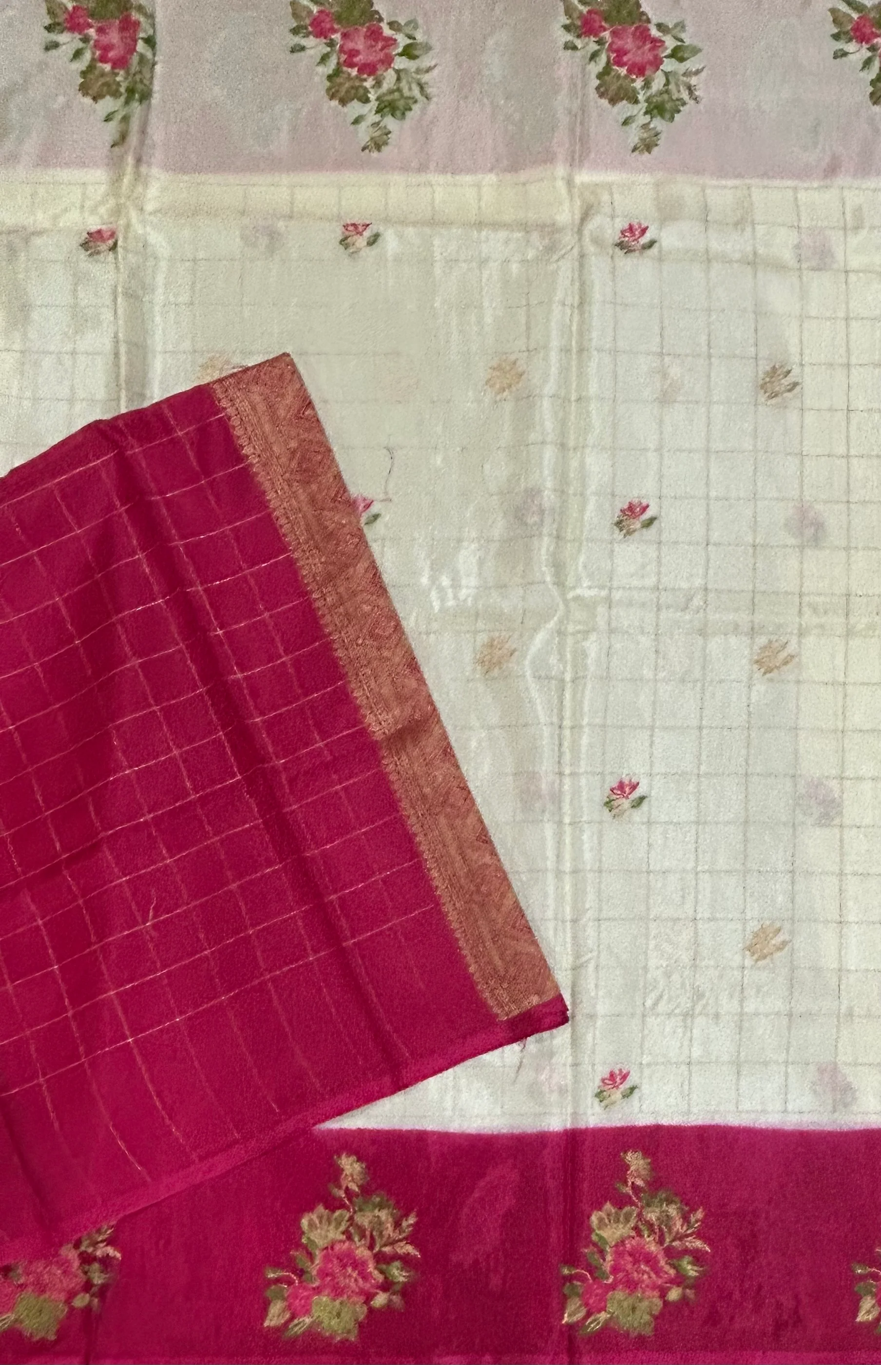 Cream n pink checks dola crepe 104 saree - Image 3