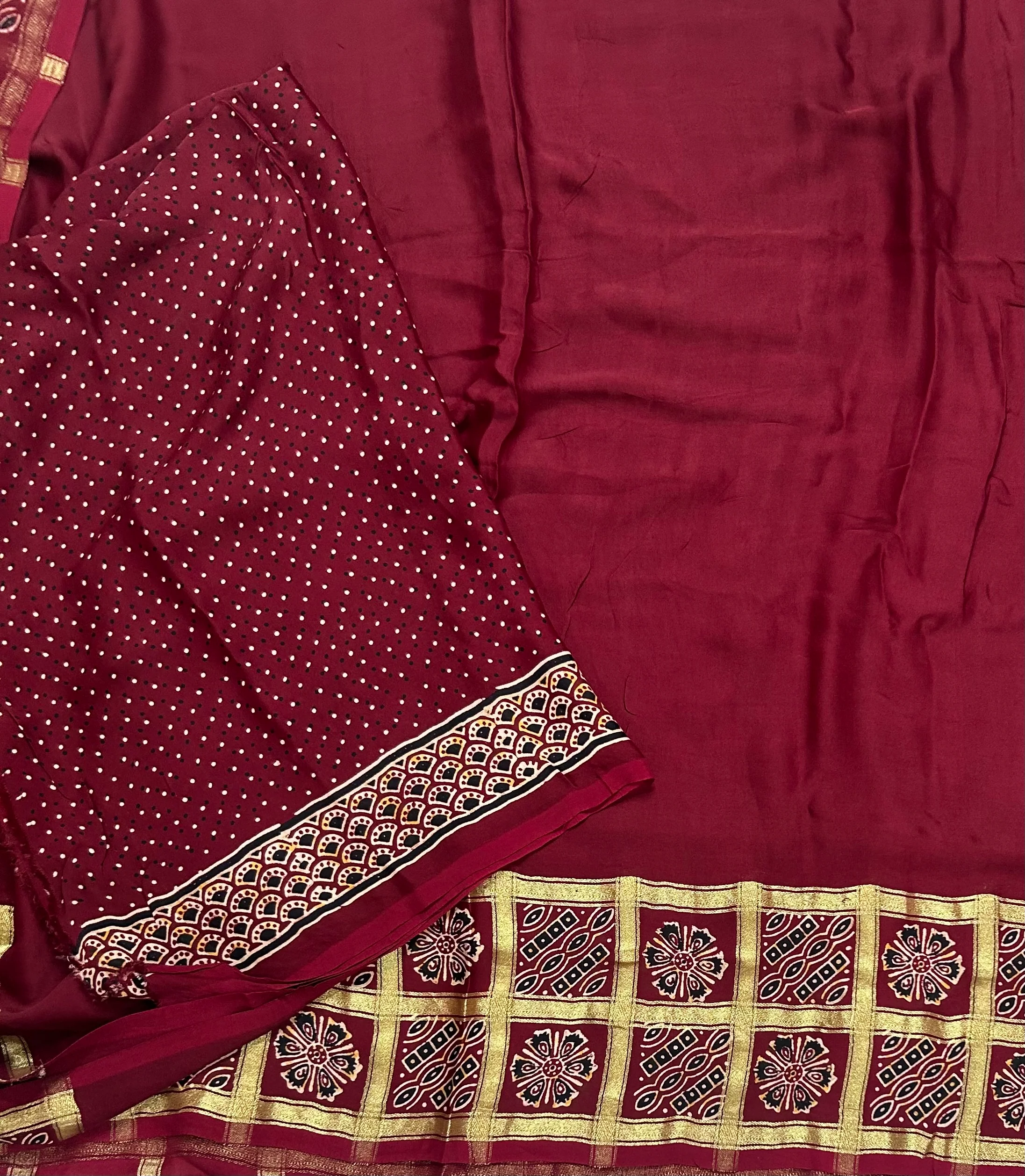 Dark maroon checks border modal silk 104 saree - Image 3