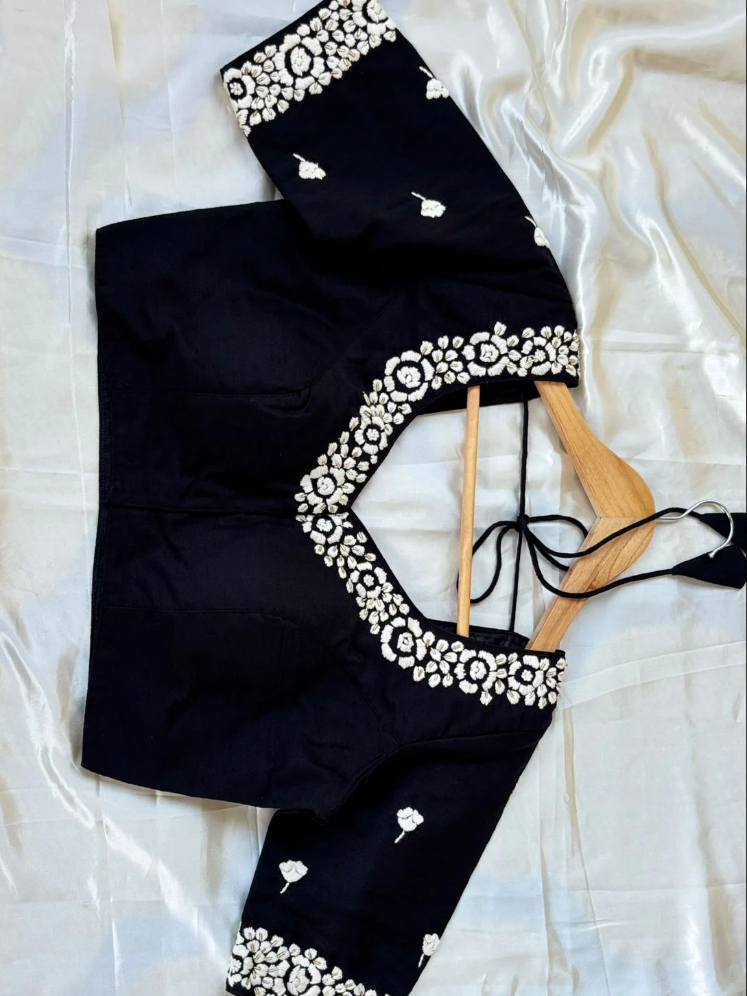 Black embrodiery raw silk blouse - Image 5