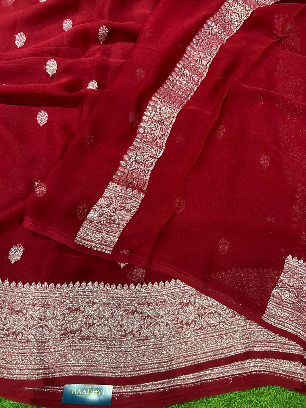 Bright red benaras pure khadi chiffon saree - Image 4