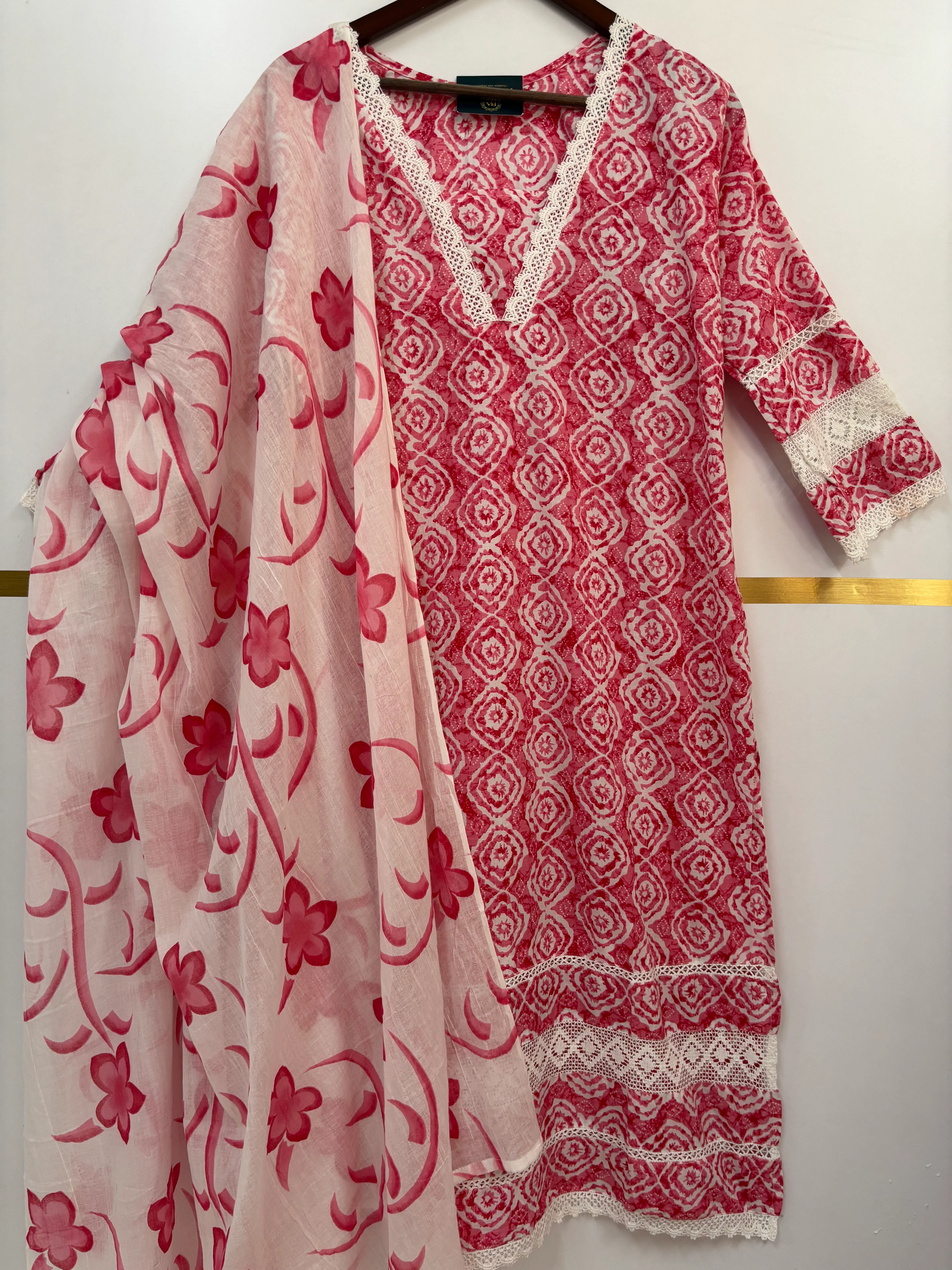 Pink Cotton Block Print Straight Fit Kurtha - Image 2