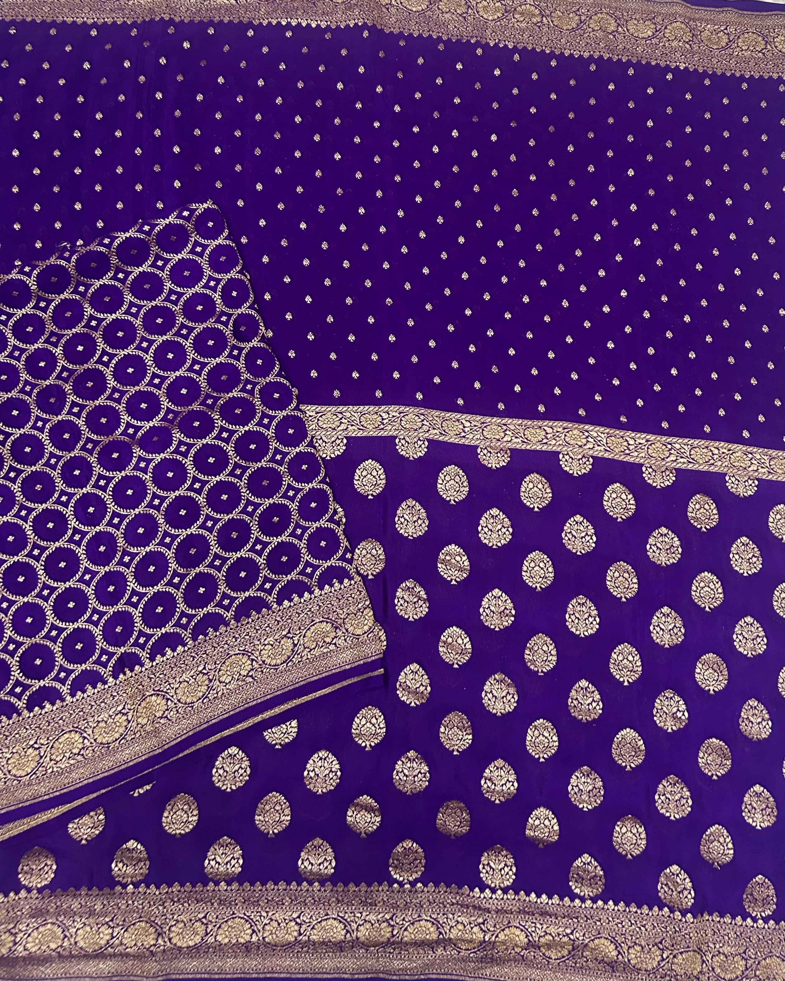 Purple small n big butta pure benarasi crepe 103 saree - Image 3
