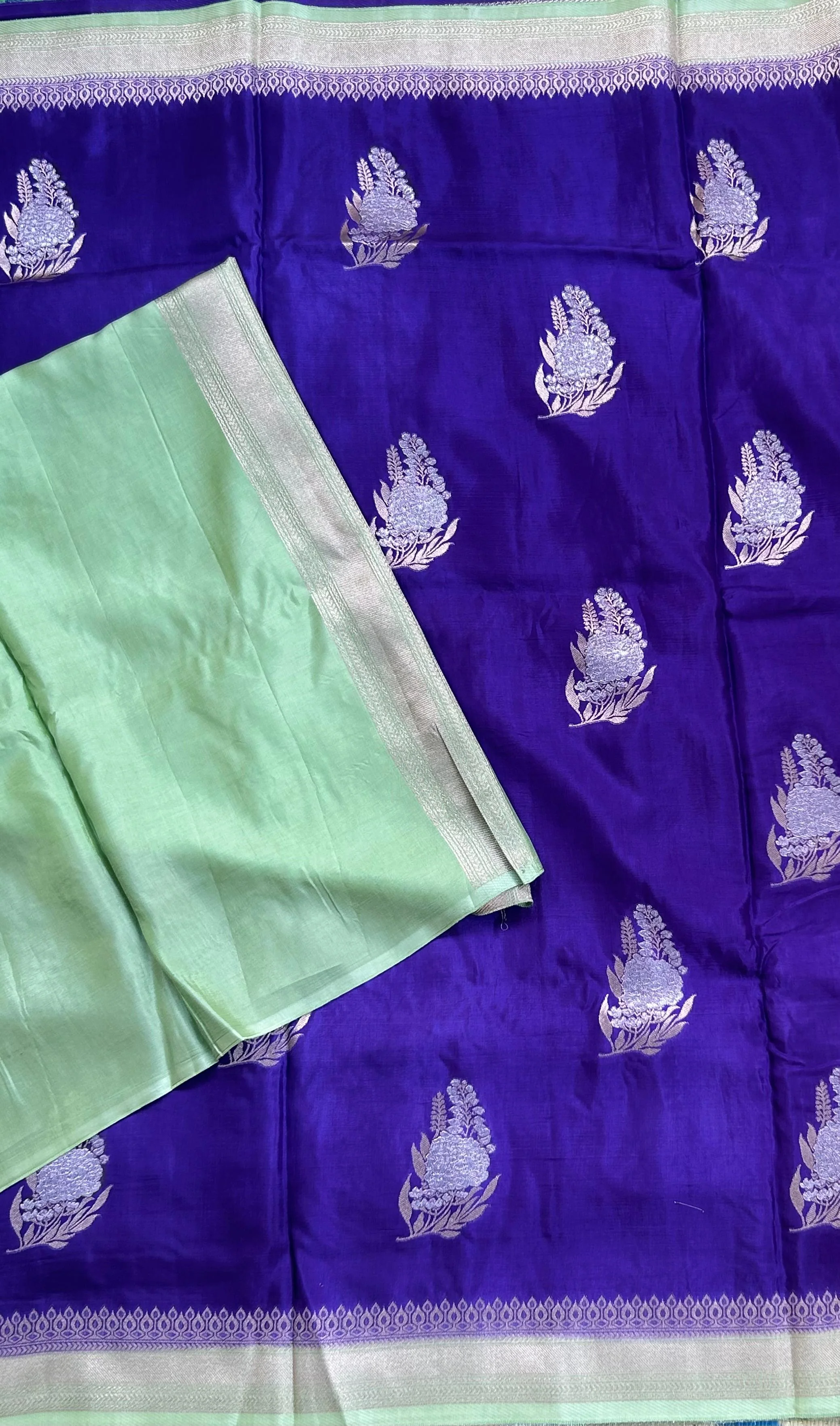 Purple small Butta Saree with big Border – Designer Ethnic Wear,dola silk-10 - Image 4