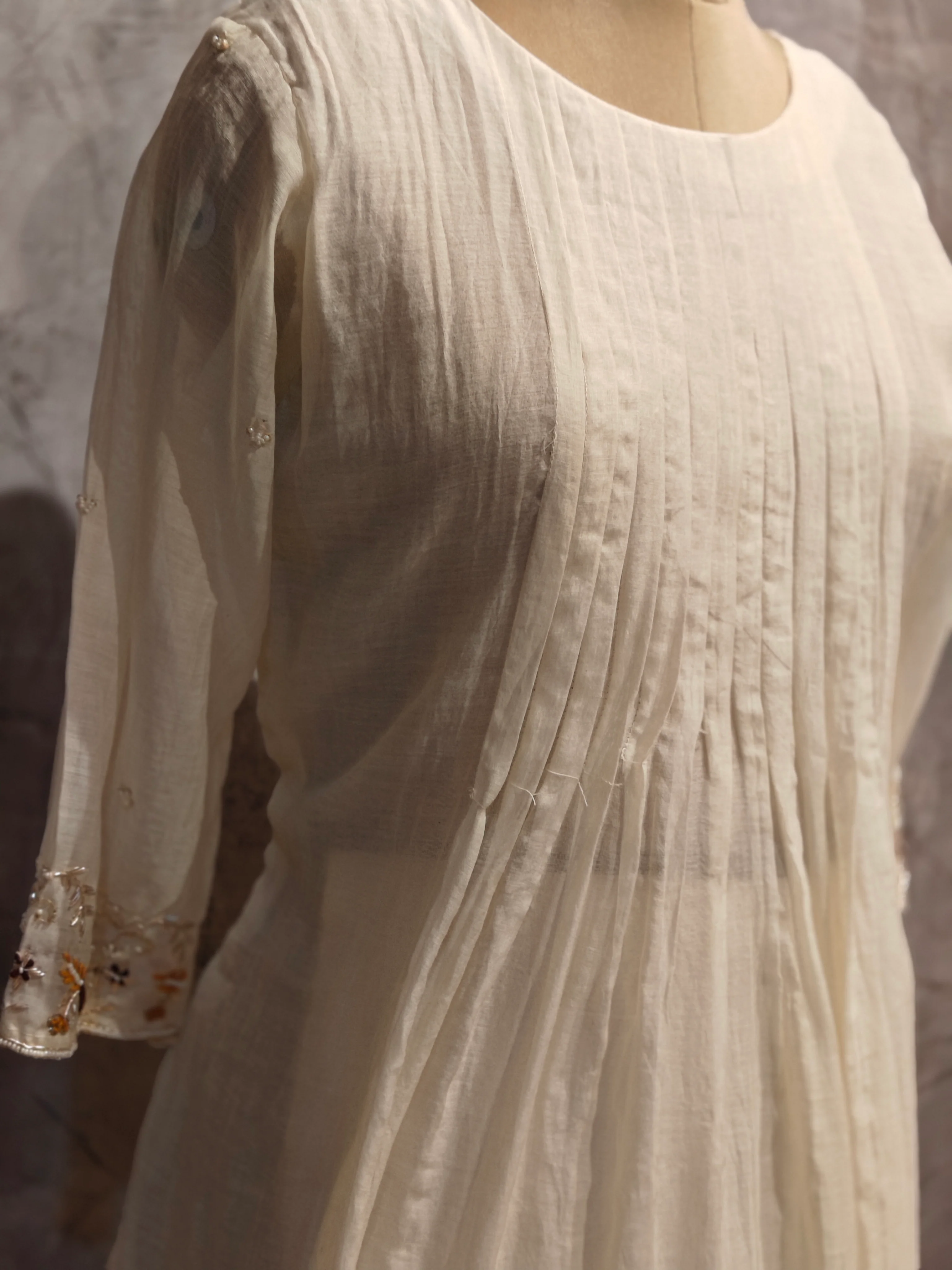 White Mul Chanderi Airline Handwork Kurtha 581 - Image 2